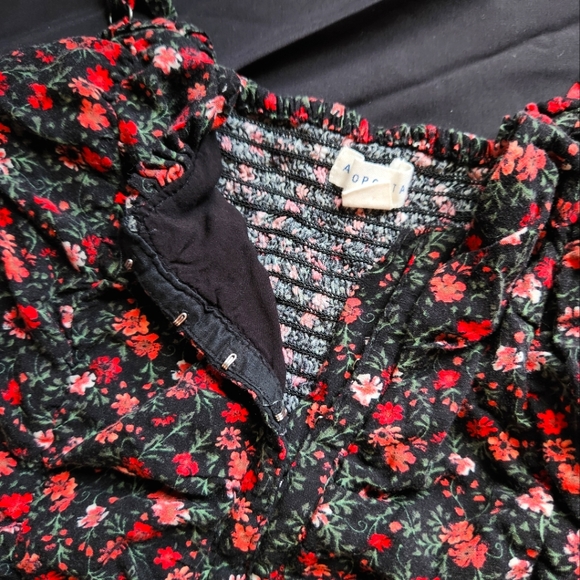 RED FLORAL DRESS🌹 - Picture 5 of 6